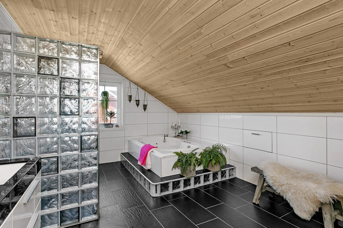 Bad 2. etasje Galleribilde