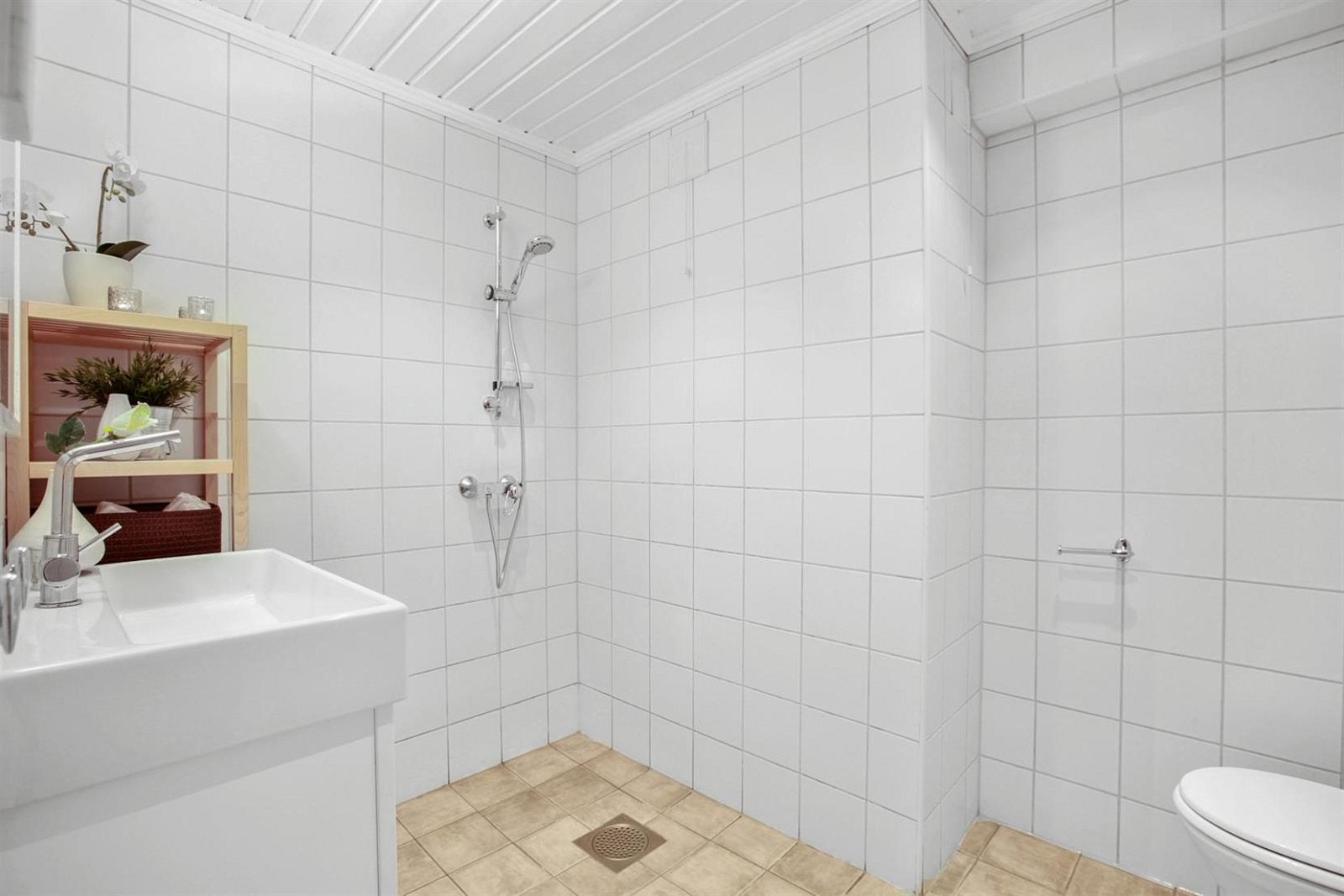 Flislagt bad med gulvvarme Galleribilde