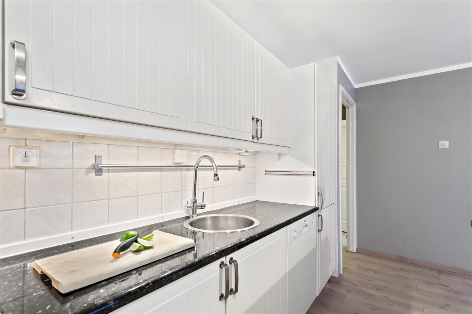 Fliser over kjøkkenbenk. Galleribilde