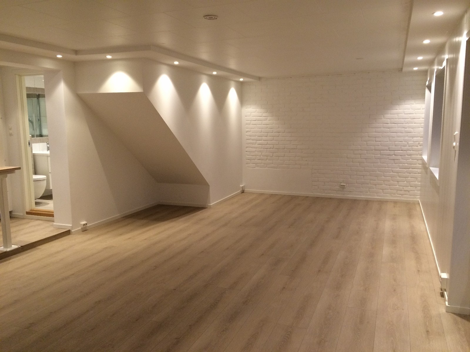 Stue uten møbler Galleribilde