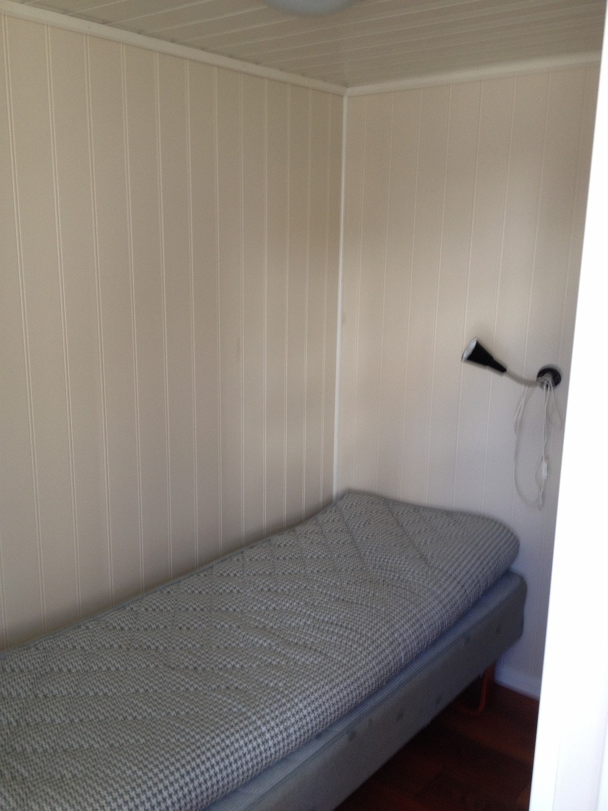 Soverom, passelig med 120cm seng, går også med 150cm. Galleribilde