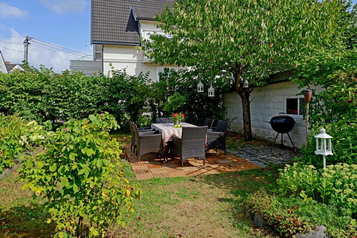 En stor og praktisk familiebolig utført i funkis-stil. Galleribilde