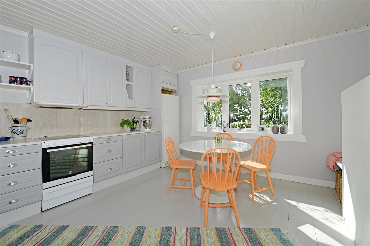 Boligen har et romslig kjøkken på hele 15 m². Galleribilde