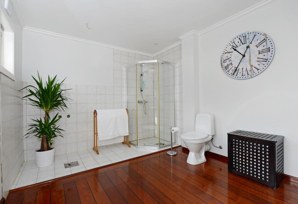 Badet ligger i boligens andre etasje og er på ca. 11,6 m². Galleribilde