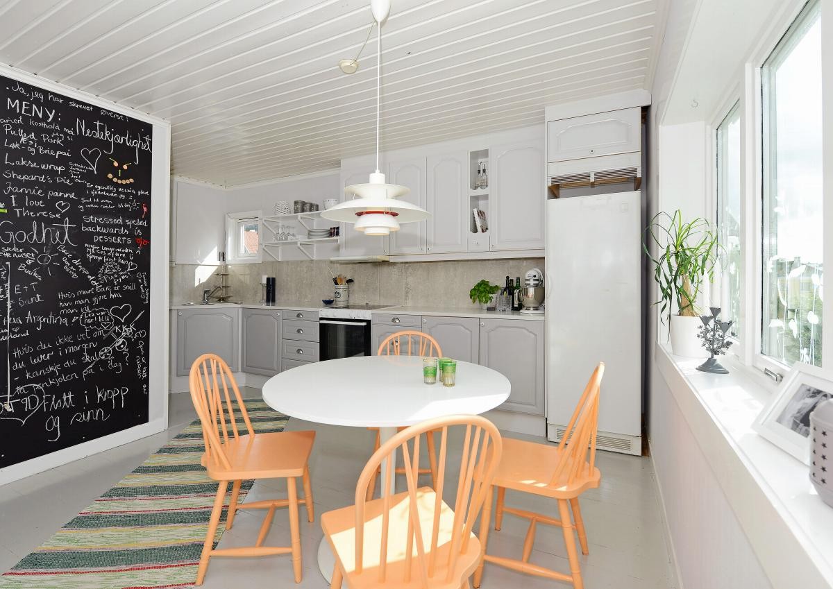 Boligen har et romslig kjøkken på hele 15 m². Galleribilde