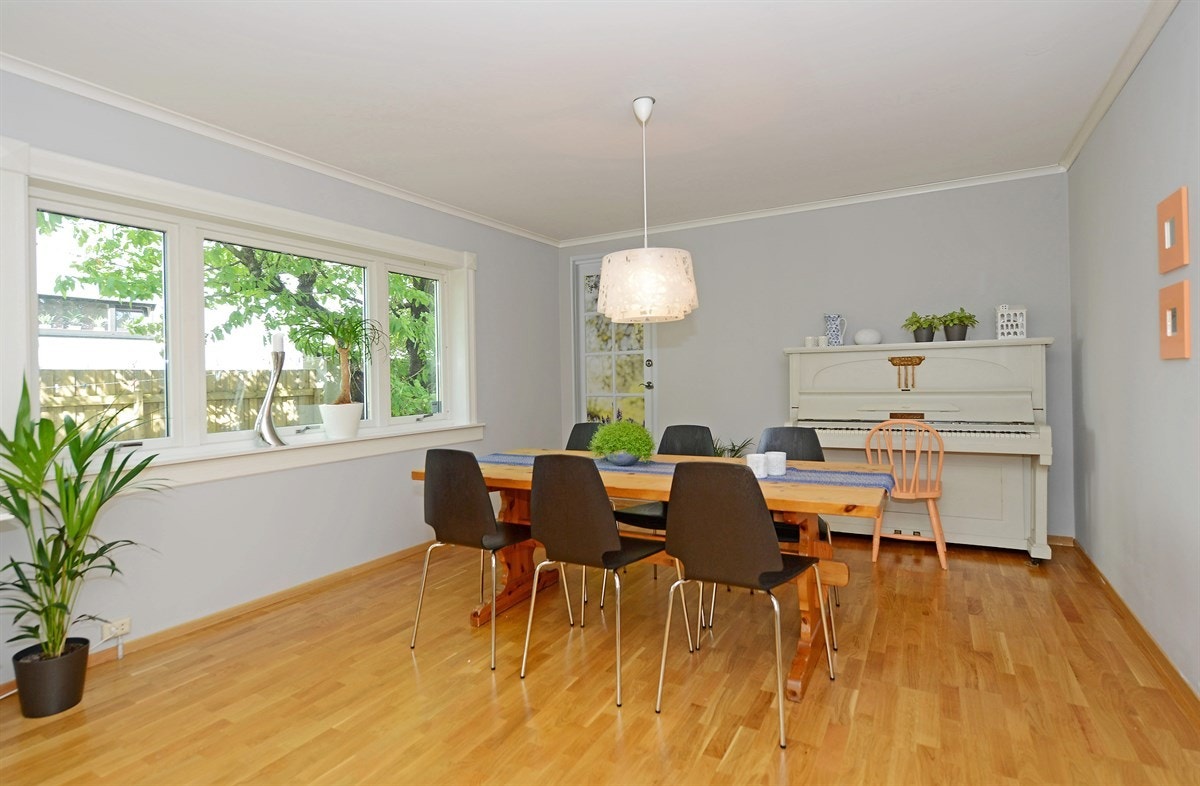 Stuen har et areal på ca. 38 m². Galleribilde