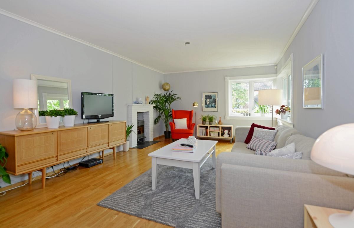 Her er det god plass til både spisestue og sittegruppe. Galleribilde