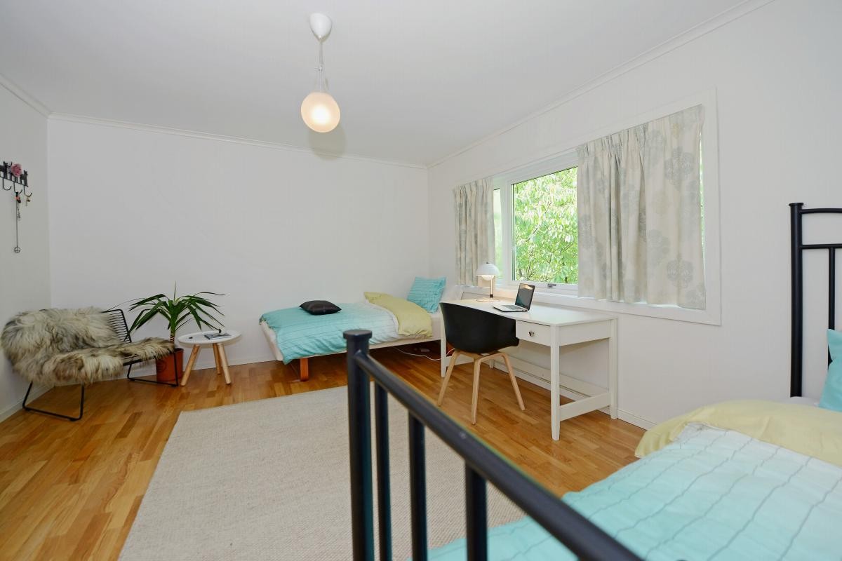 På to av soverommene ble det lagt nytt laminatgulv i 2012. Galleribilde