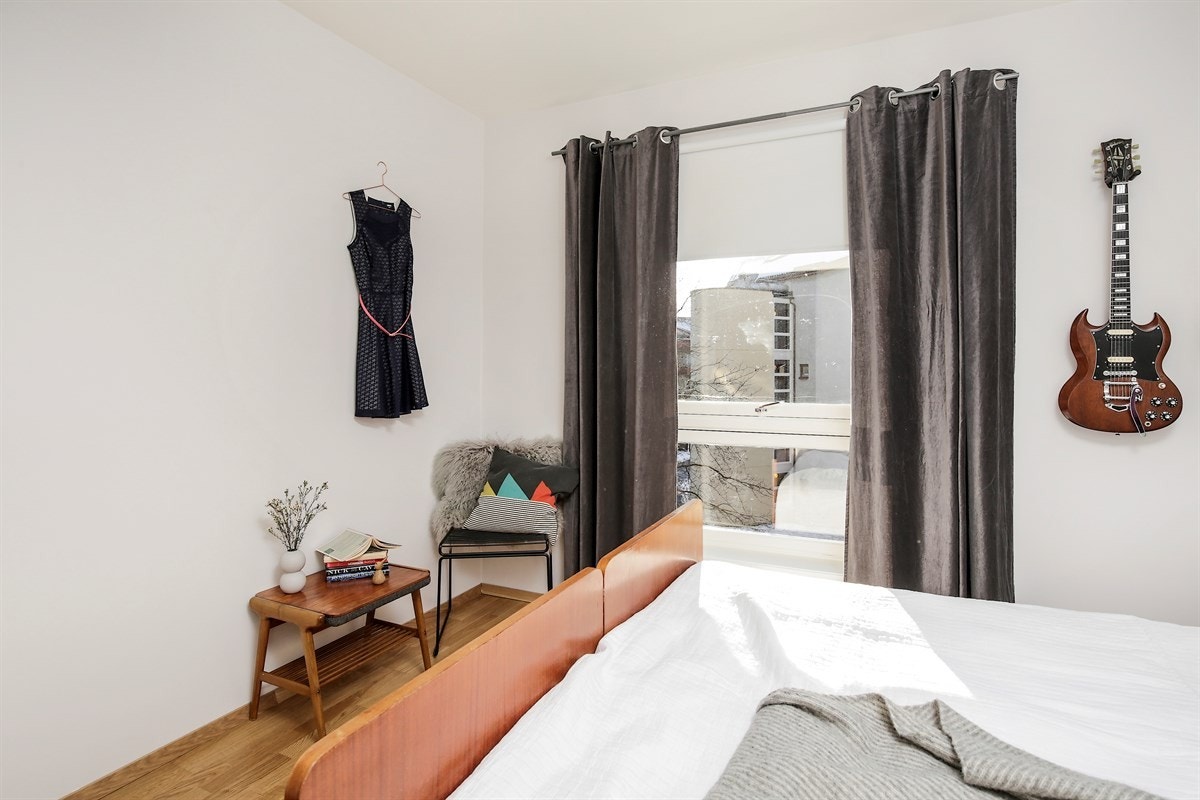 Vender inn mot bakgård. Galleribilde