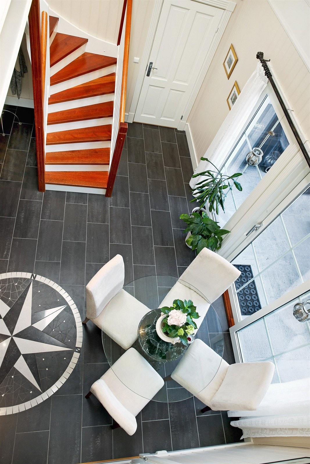 Åpen løsning opp til 2. etasje Galleribilde