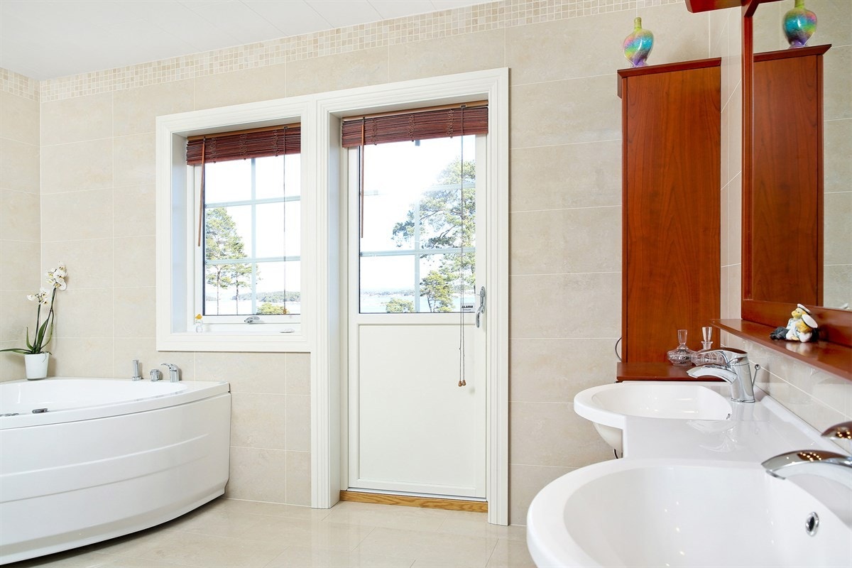 Bad 1. etasje Galleribilde