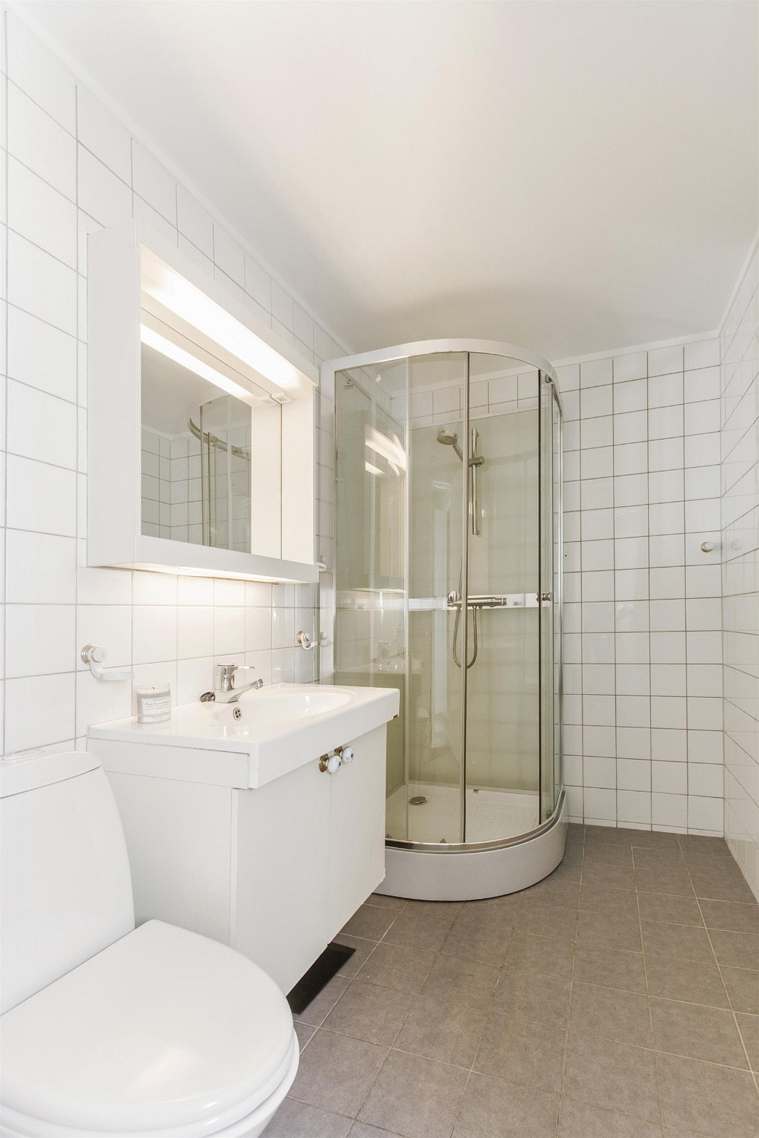 Tryggere med dusjkabinett Galleribilde