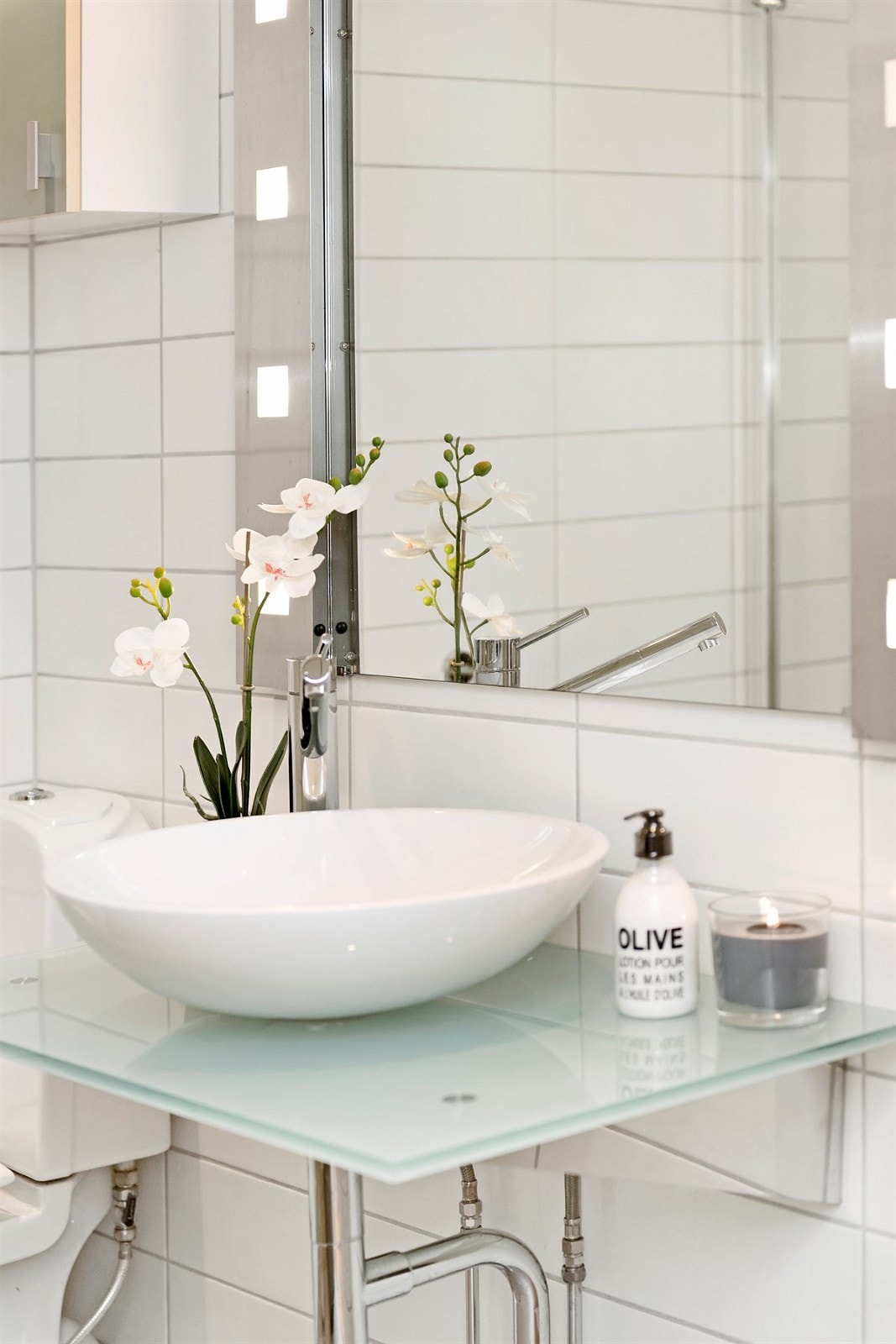 Flislagt, delikat bad renovert i 2008 Galleribilde