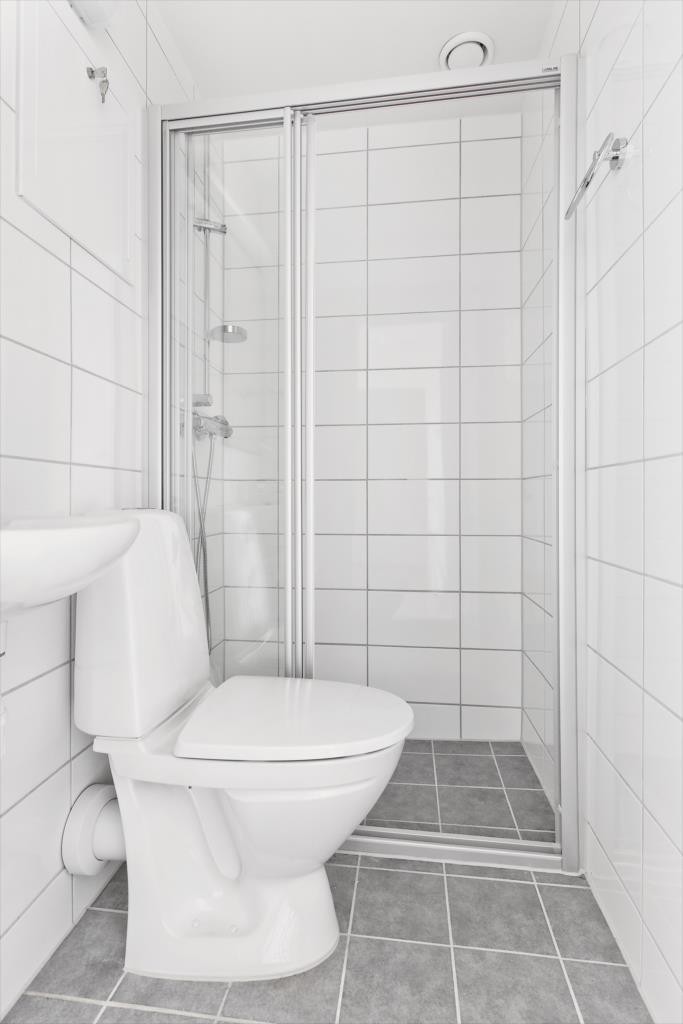 Pent flislagt bad Galleribilde