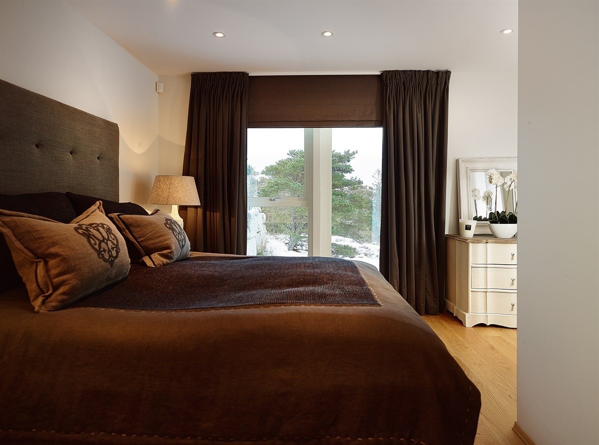 Hovedsoverom med utgang til terrasse Galleribilde