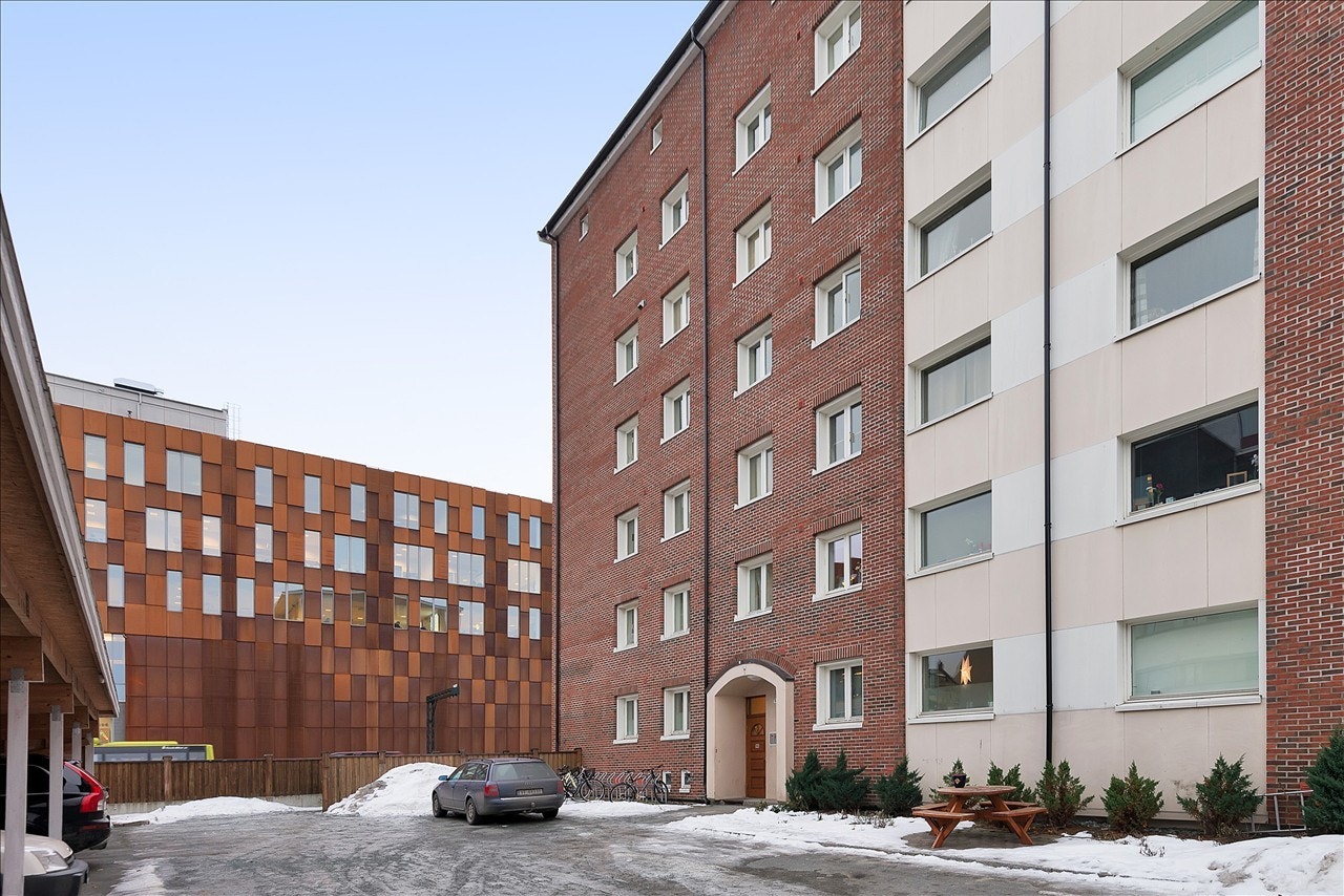 Fasade med inngangsparti Galleribilde