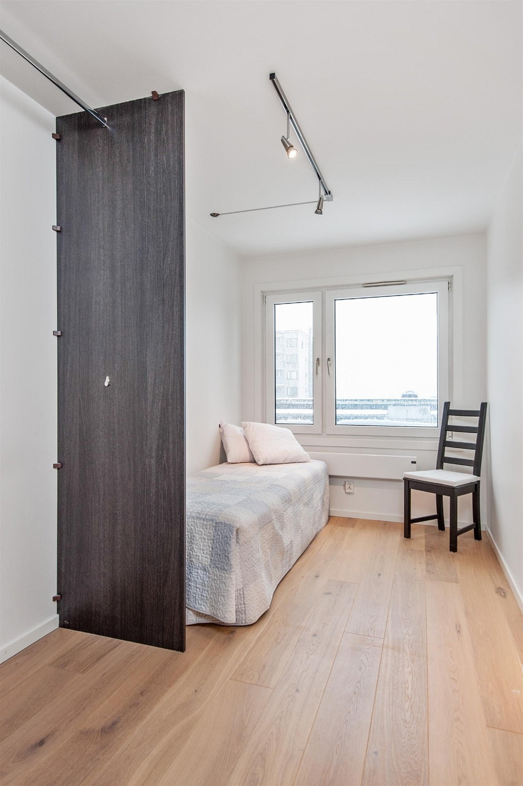 Soverom 3 også lyst og pent. Flere møbleringsmuligheter Galleribilde