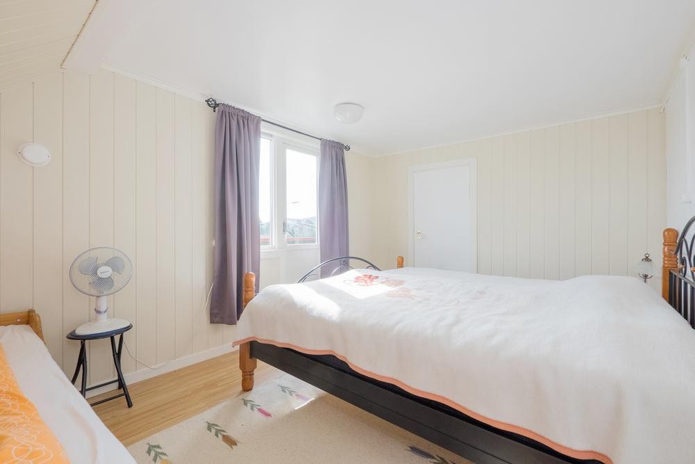 Soverom med utgang til veranda Galleribilde