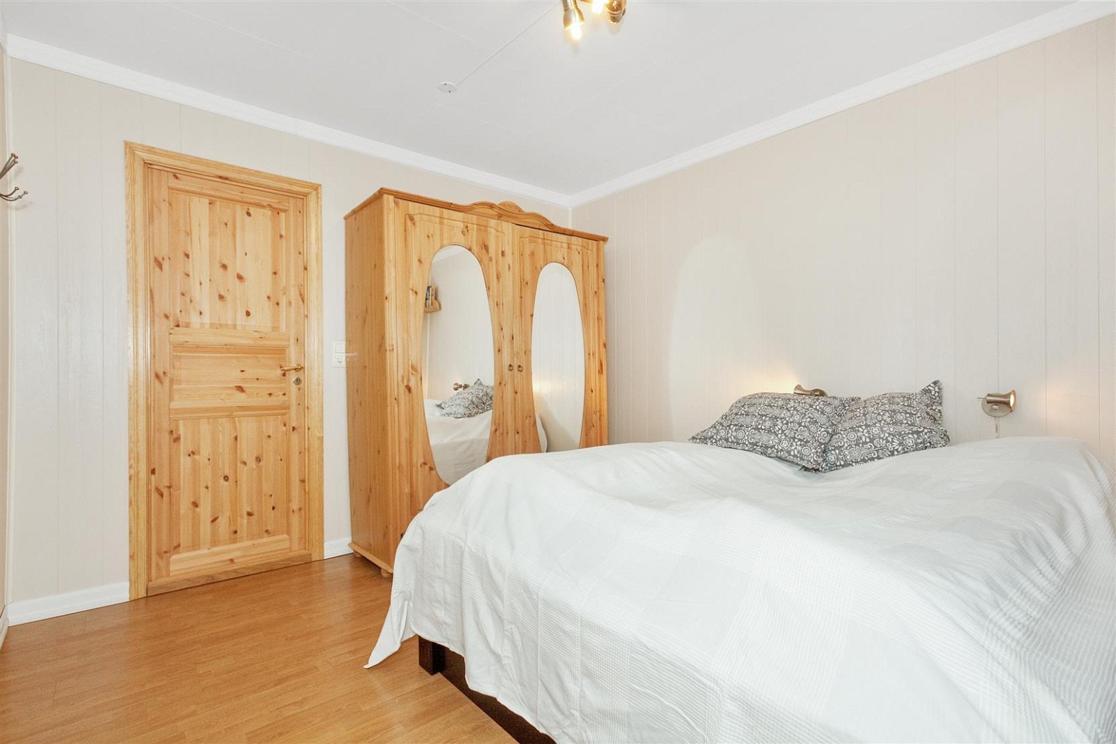 Boligen har to soverom, med mulighet for å lage flere. Galleribilde