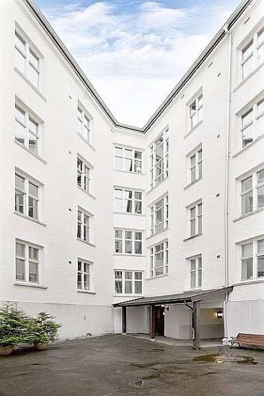 Rent og fin bakgård med mulighet til å holde en sommerfest Galleribilde