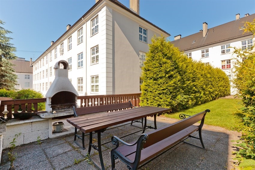 Fantastisk hyggelig fellesareale med fellesgriller til fri benyttelse for beboerne Galleribilde