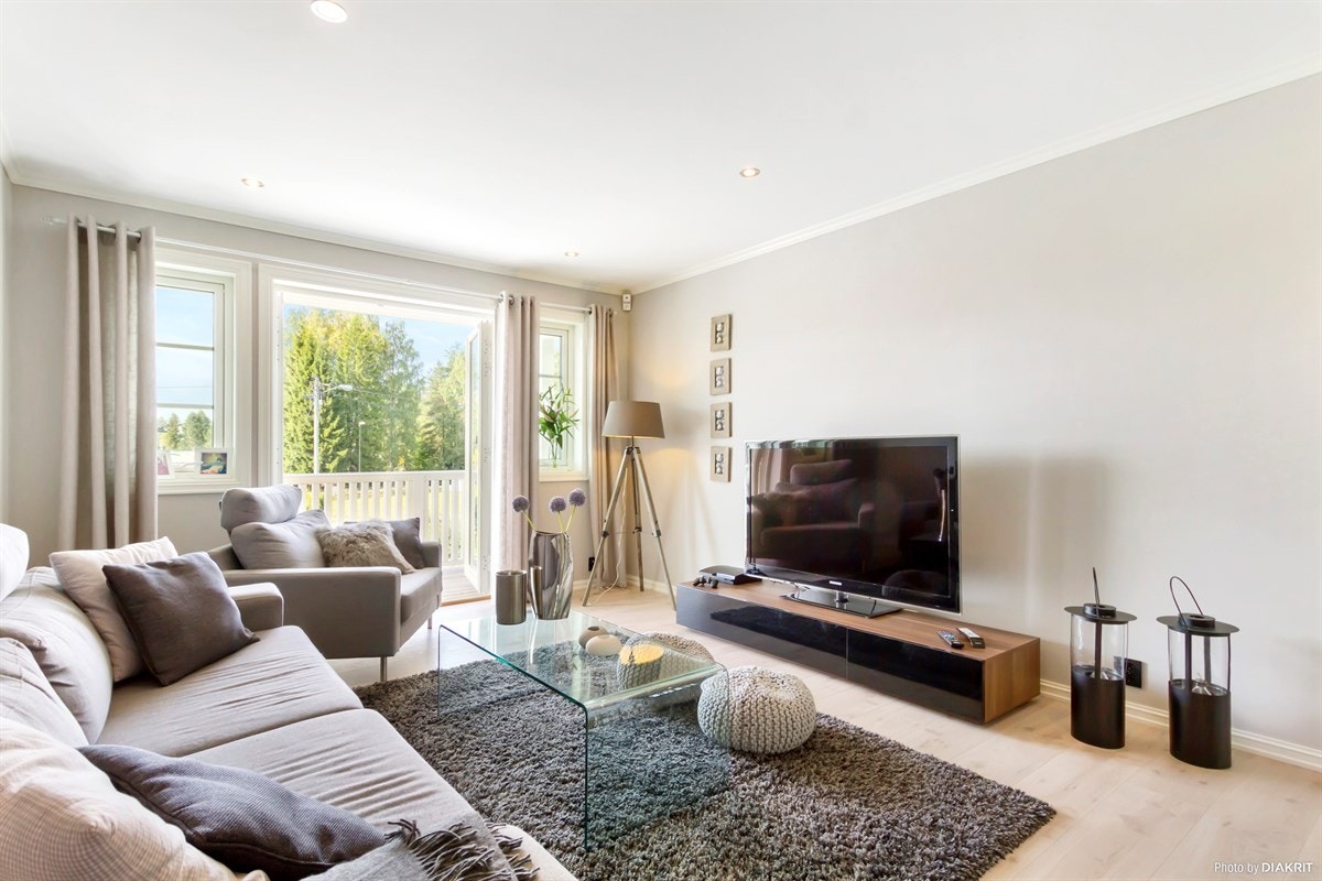 Stue med store vinduer Galleribilde