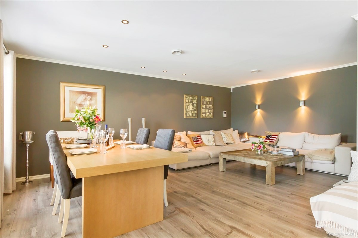 Spisestue og stue Galleribilde