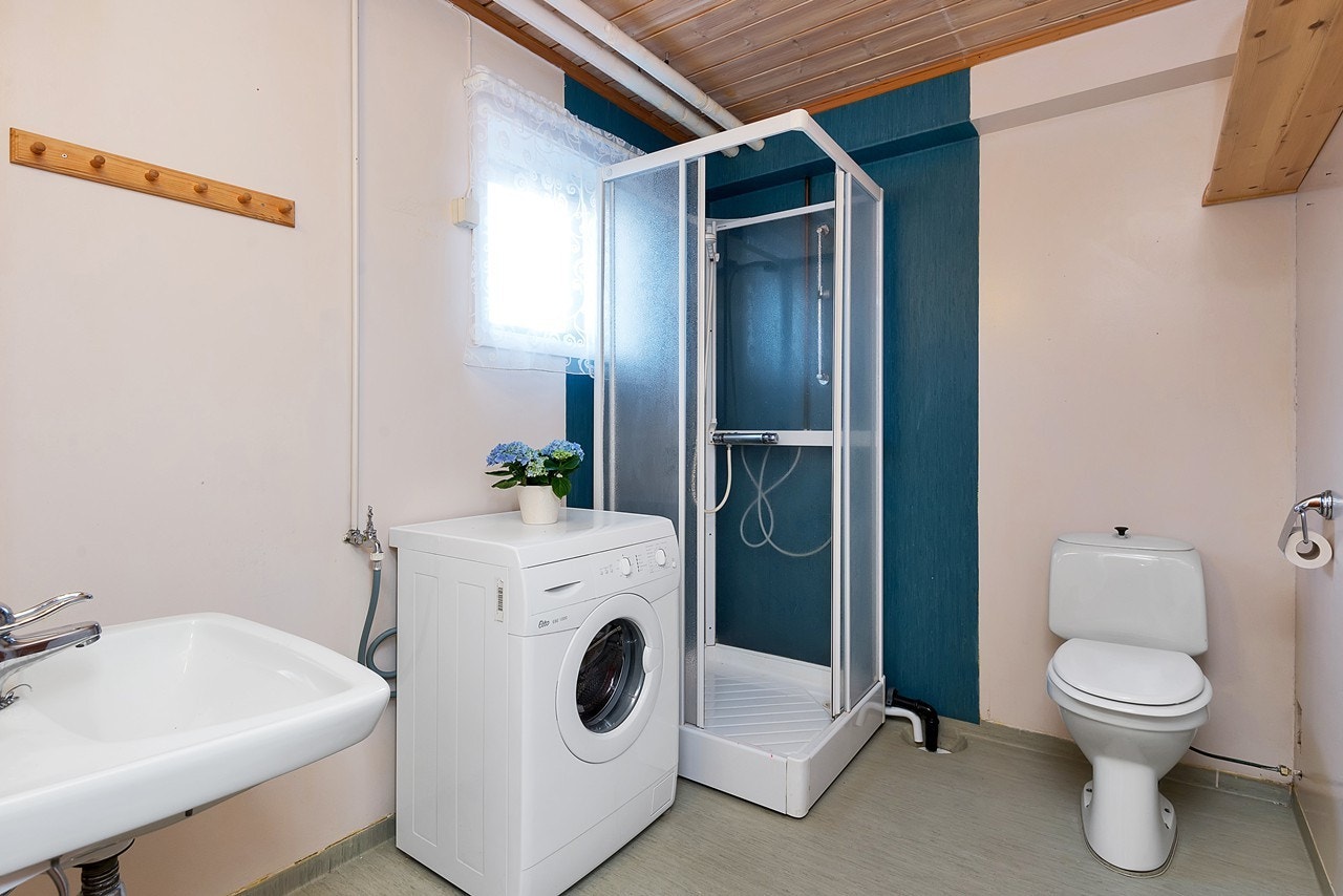 Bad i sokkelleilighet Galleribilde