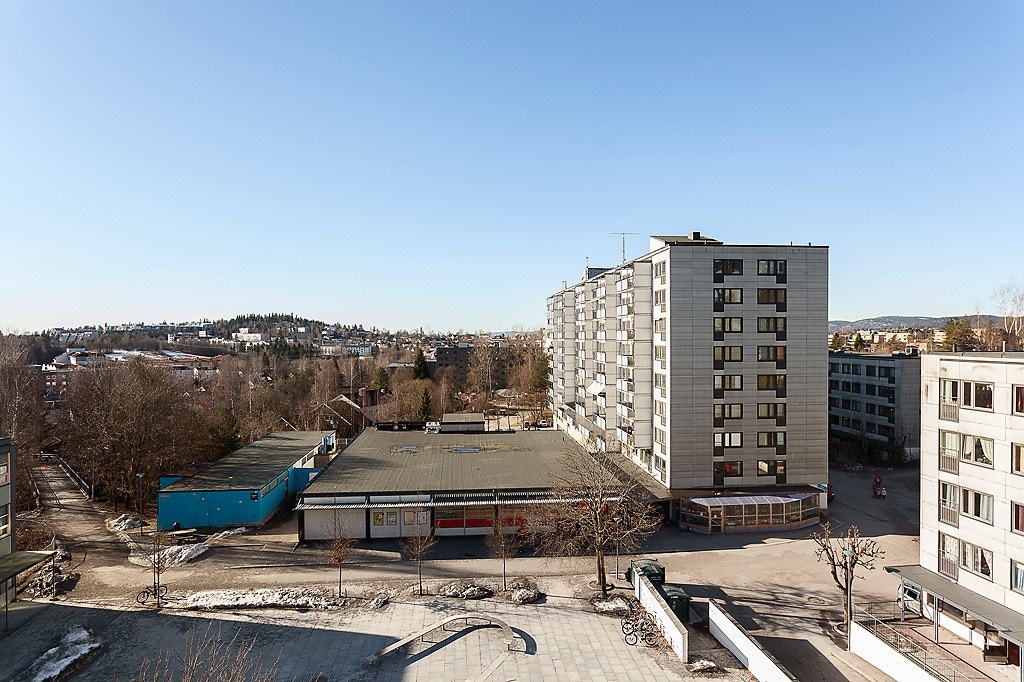 Nærområde med butikker og friareal Galleribilde