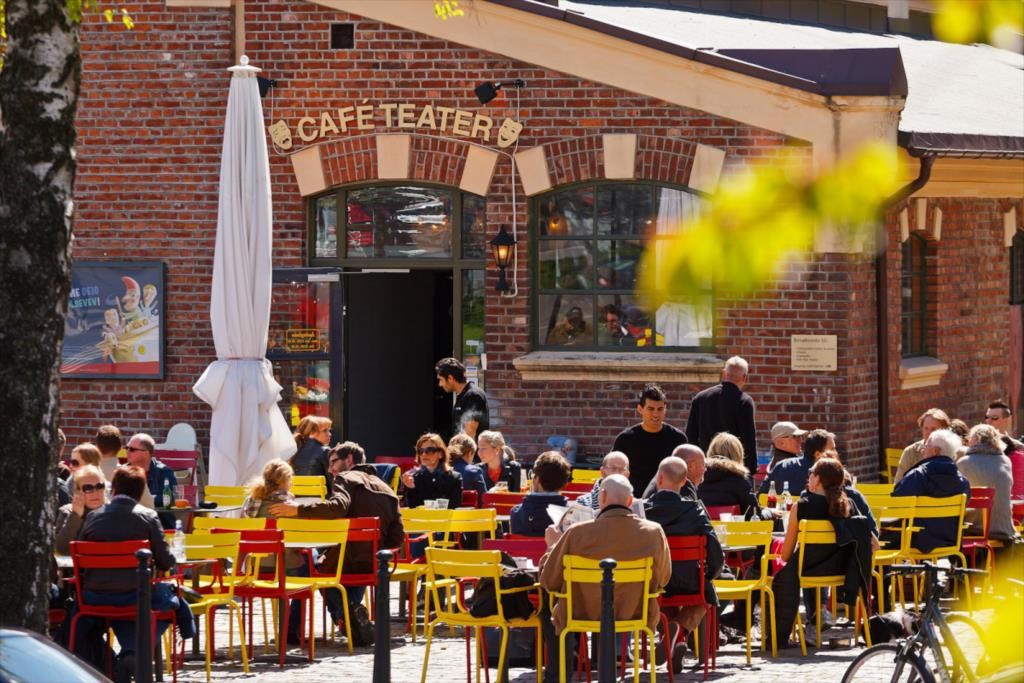 Café Teater Trikkestallen - En perle av en uteservering. Galleribilde