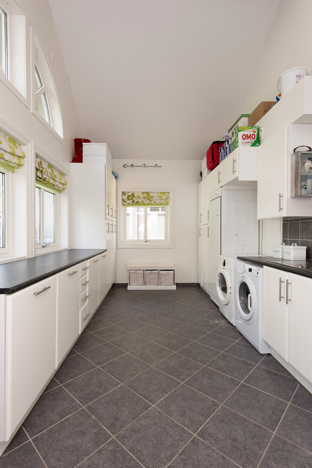 Stort og praktisk vaskerom Galleribilde