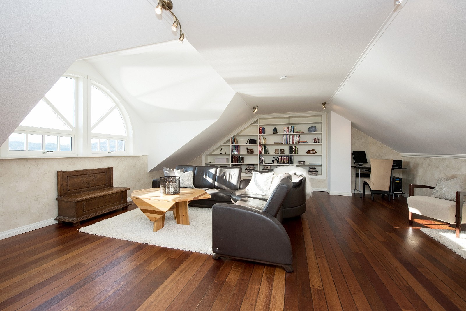 Dagligstue på loft Galleribilde