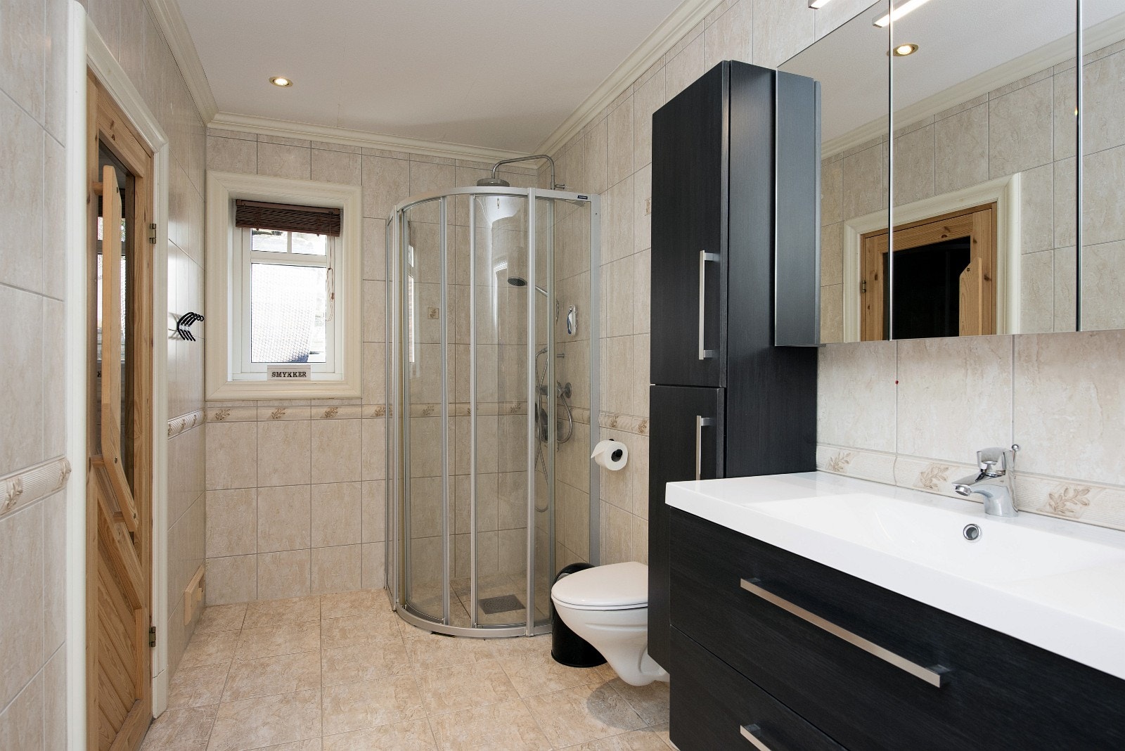 Bad i kjeller med badstuedel Galleribilde