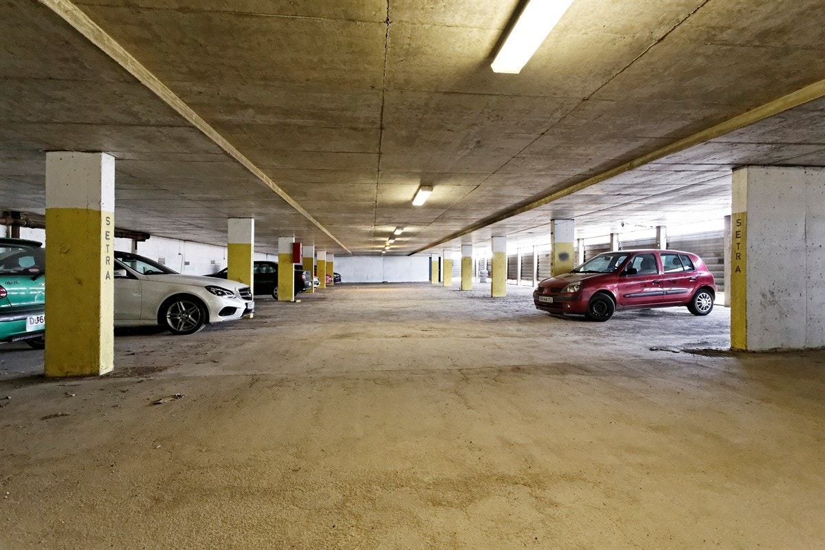 Med leiligheten følger garasjeplass i felles anlegg Galleribilde