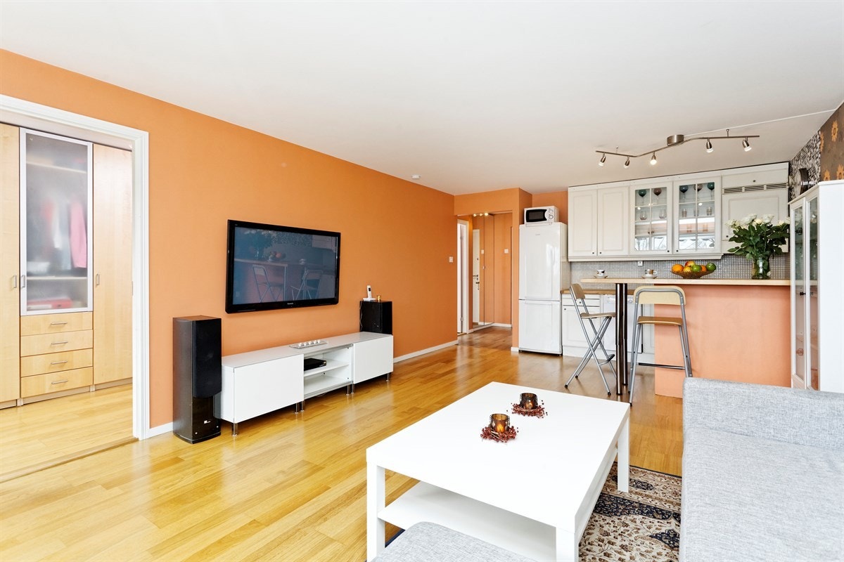 Glatte overflater er gjennomgående i hele leiligheten Galleribilde