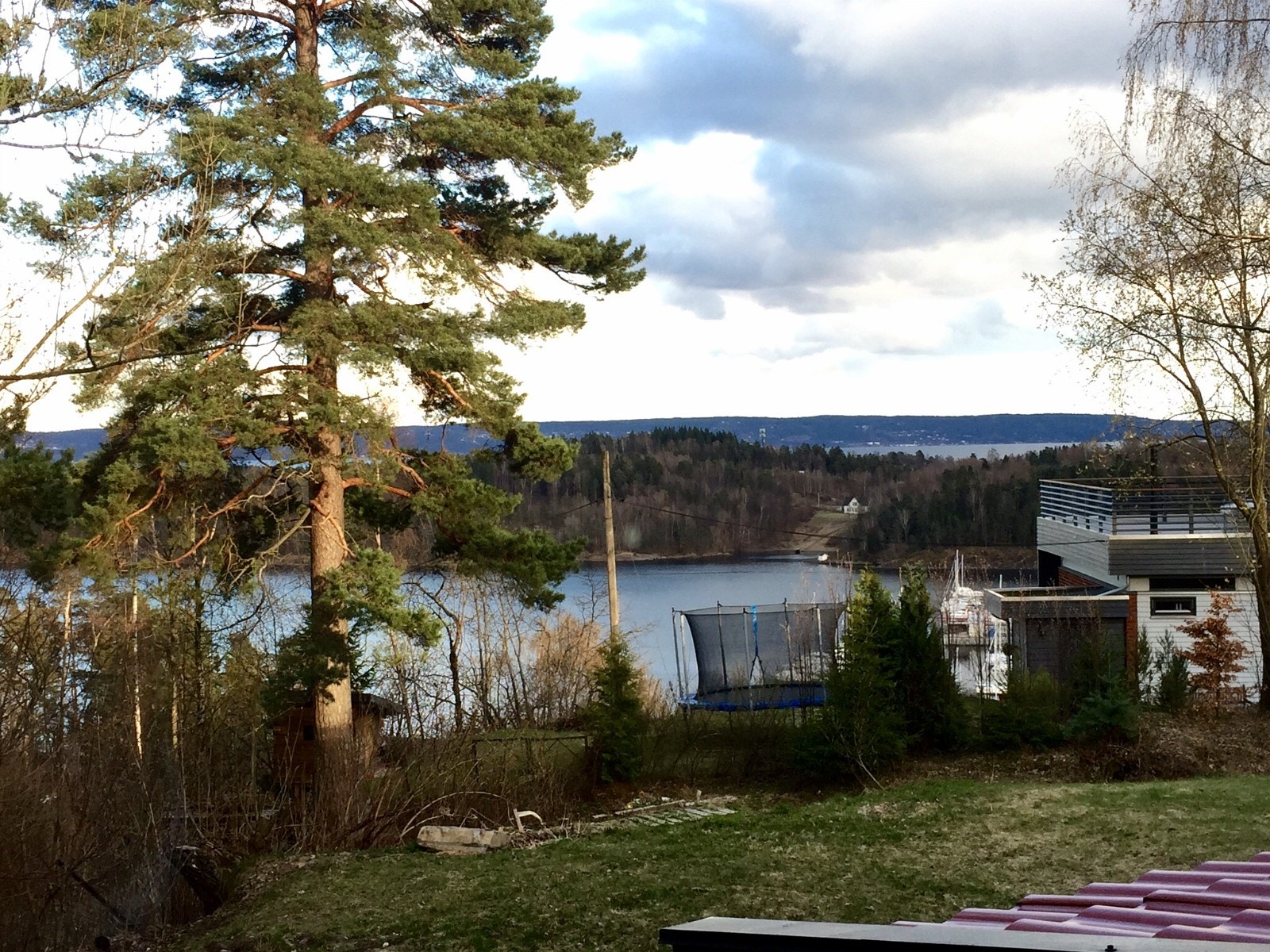 Utsikt mot fjorden, Konglungen og Nesoddlandet. Galleribilde
