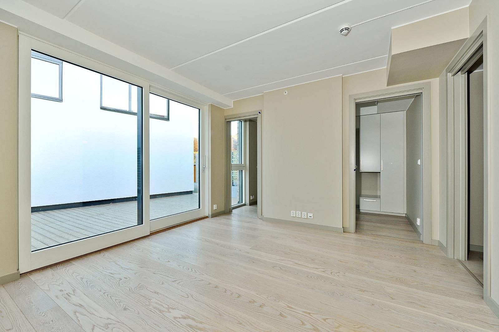 Stue med utgang til terrasse Galleribilde