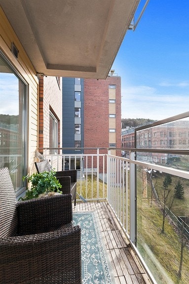 Perfekt ballkong for varme og svale sommerkvelder Galleribilde