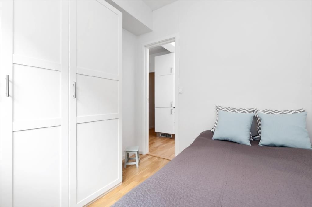 Rikelig med garderobeplass på soverom. Galleribilde