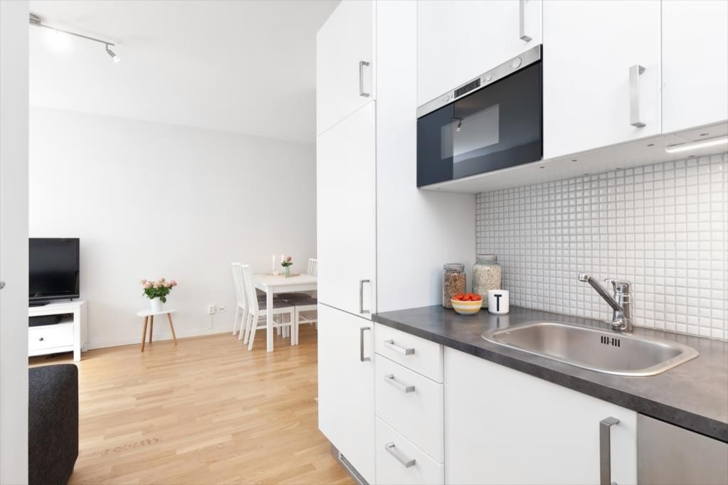 Kjøkken mot stue. Galleribilde