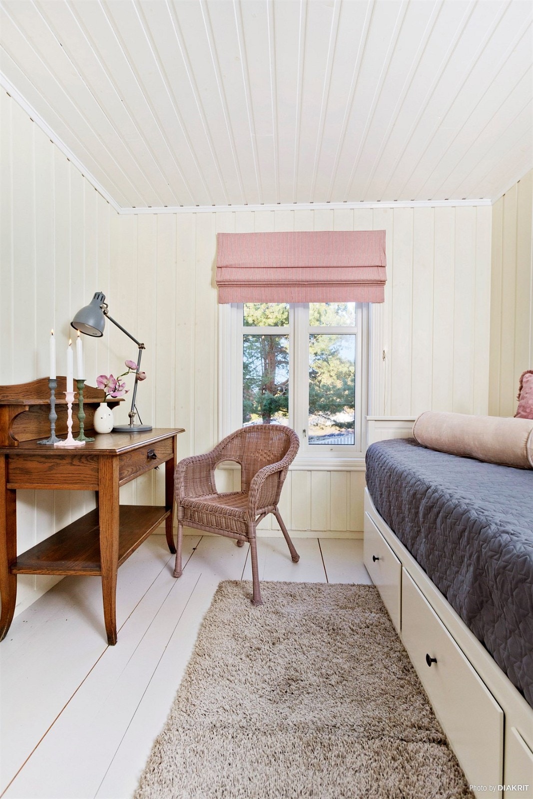 Romslig soverom i annekset Galleribilde