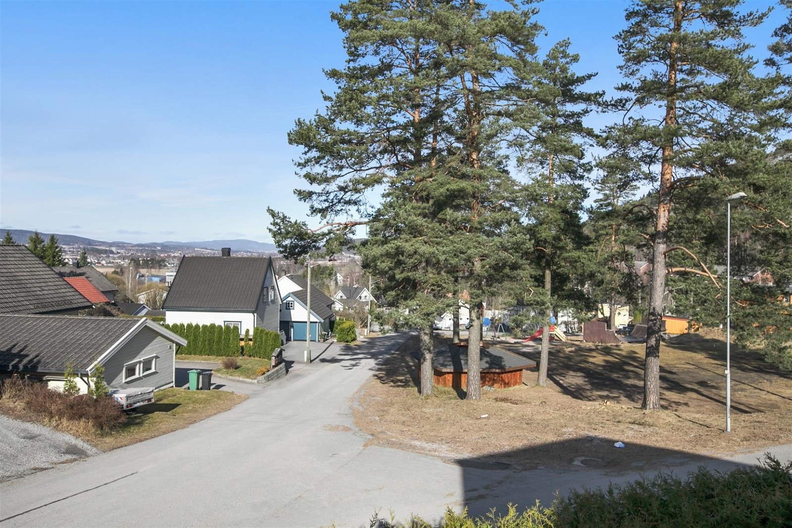 Utsikt fra veranda mot Porsgrunn sentrum. Galleribilde