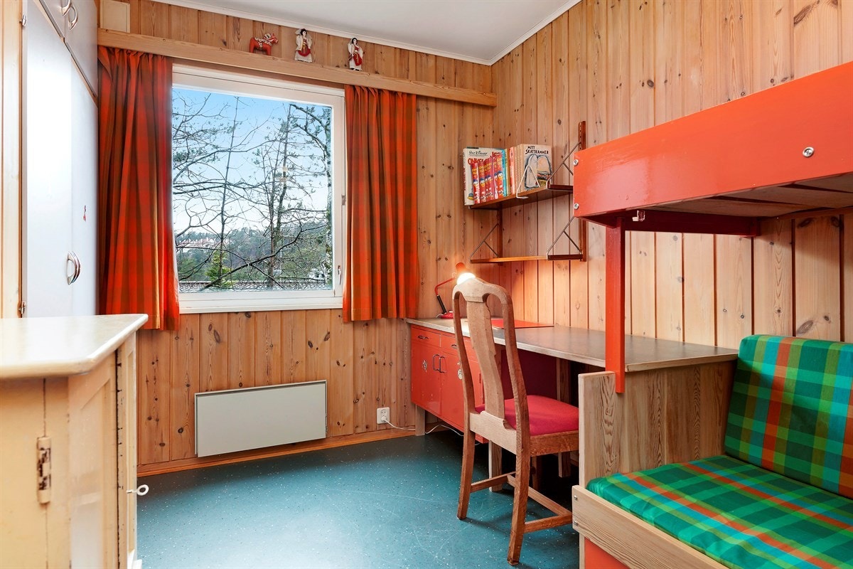 Soverom 4 - Her er det god plass til både køyseng og skrivebord. Galleribilde