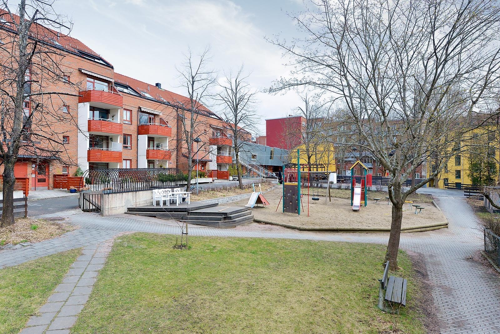 Bakgård Galleribilde