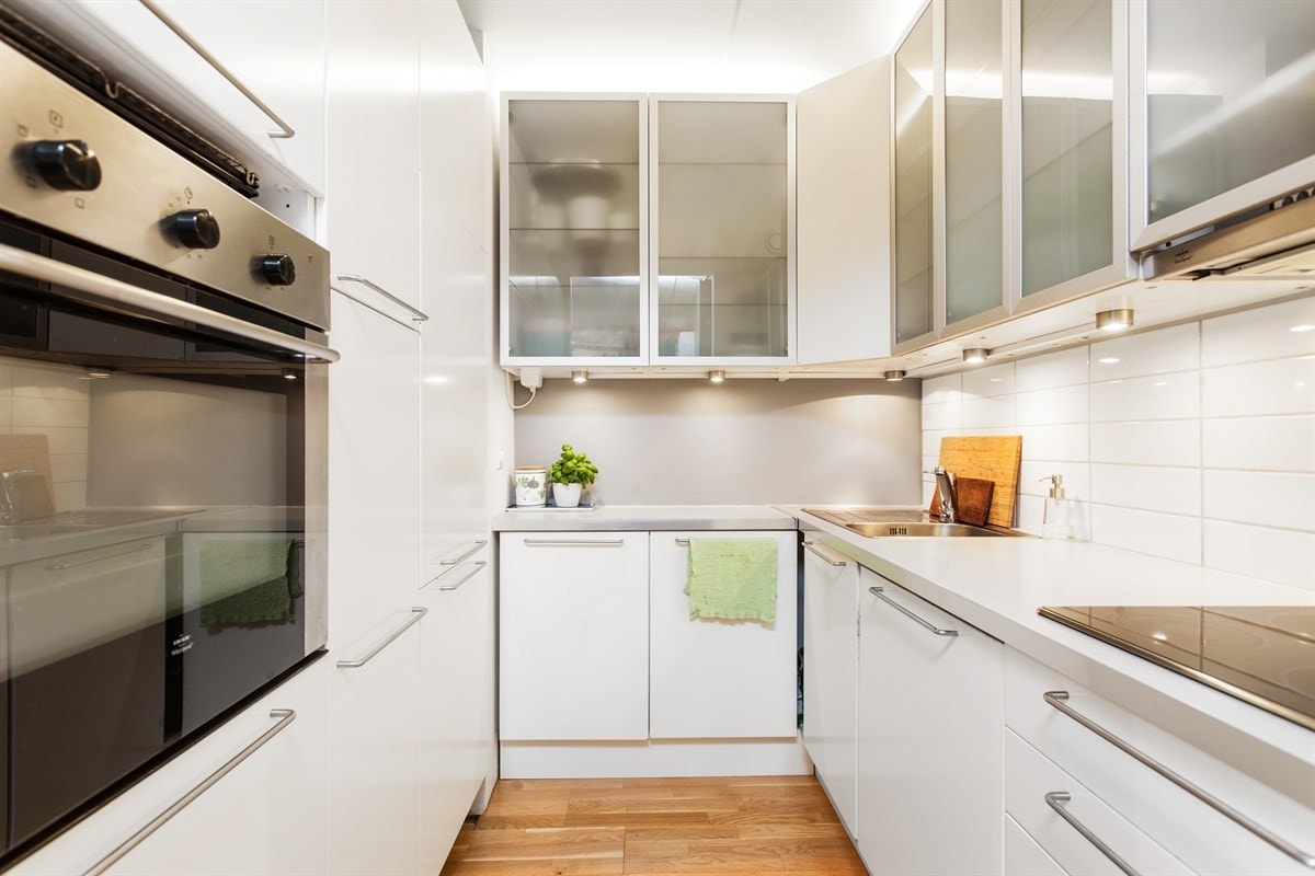 Trivelig kjøkken med god skapplass. Galleribilde