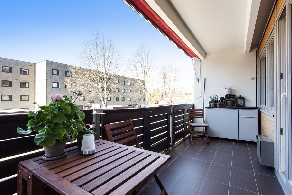 Sydvestvendt terrasse på ca. 11 kvm. Galleribilde