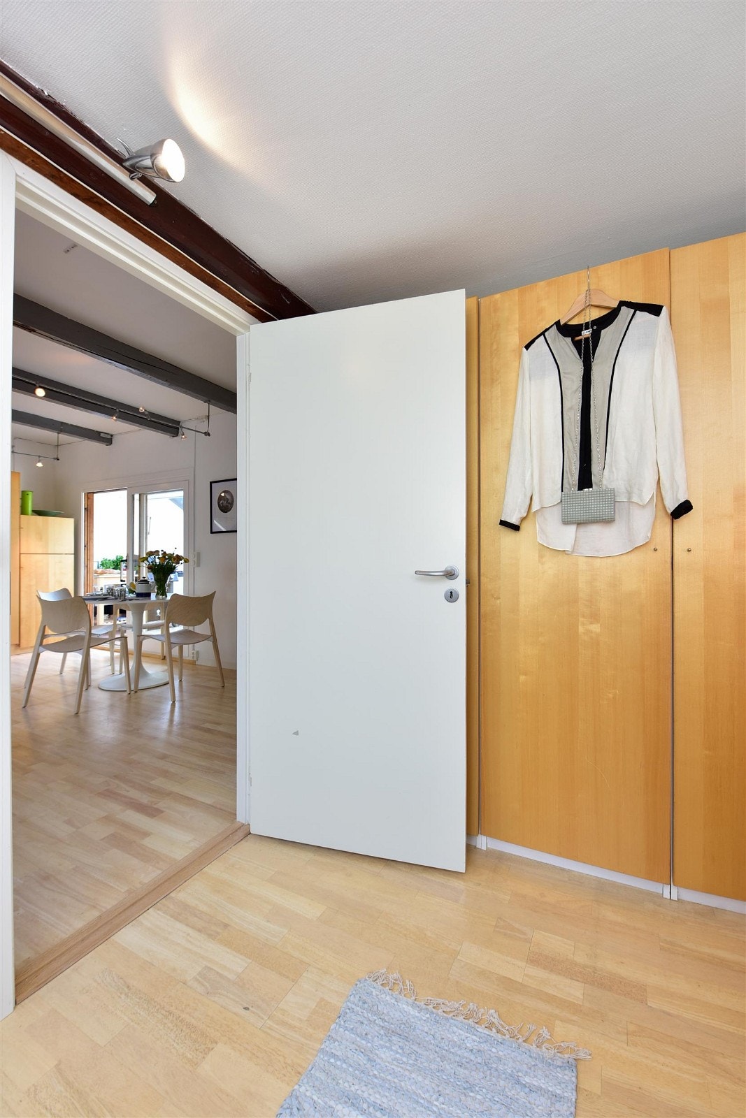 Garderobeskap på soverommet. Galleribilde