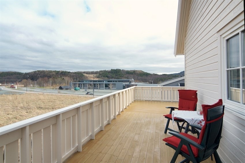 Utsikt fra veranda mot FVG Galleribilde