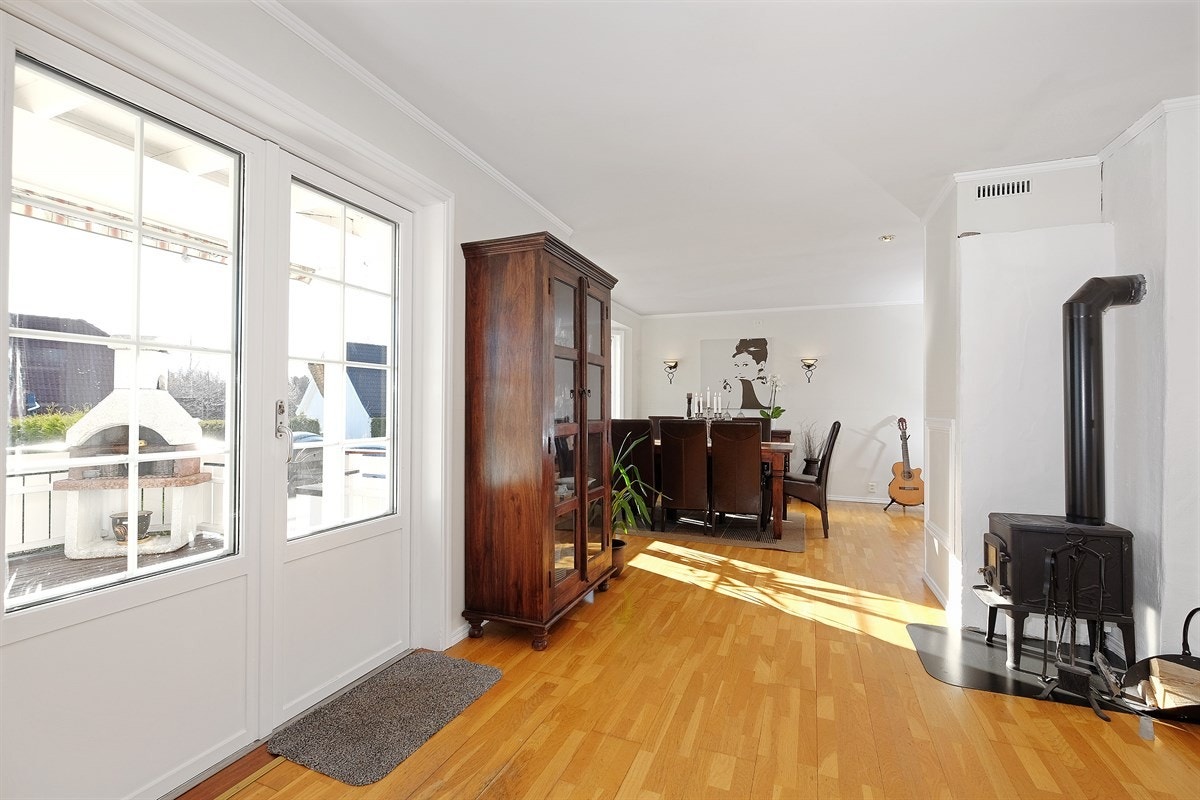 Da tar vi turen inn i stua Galleribilde