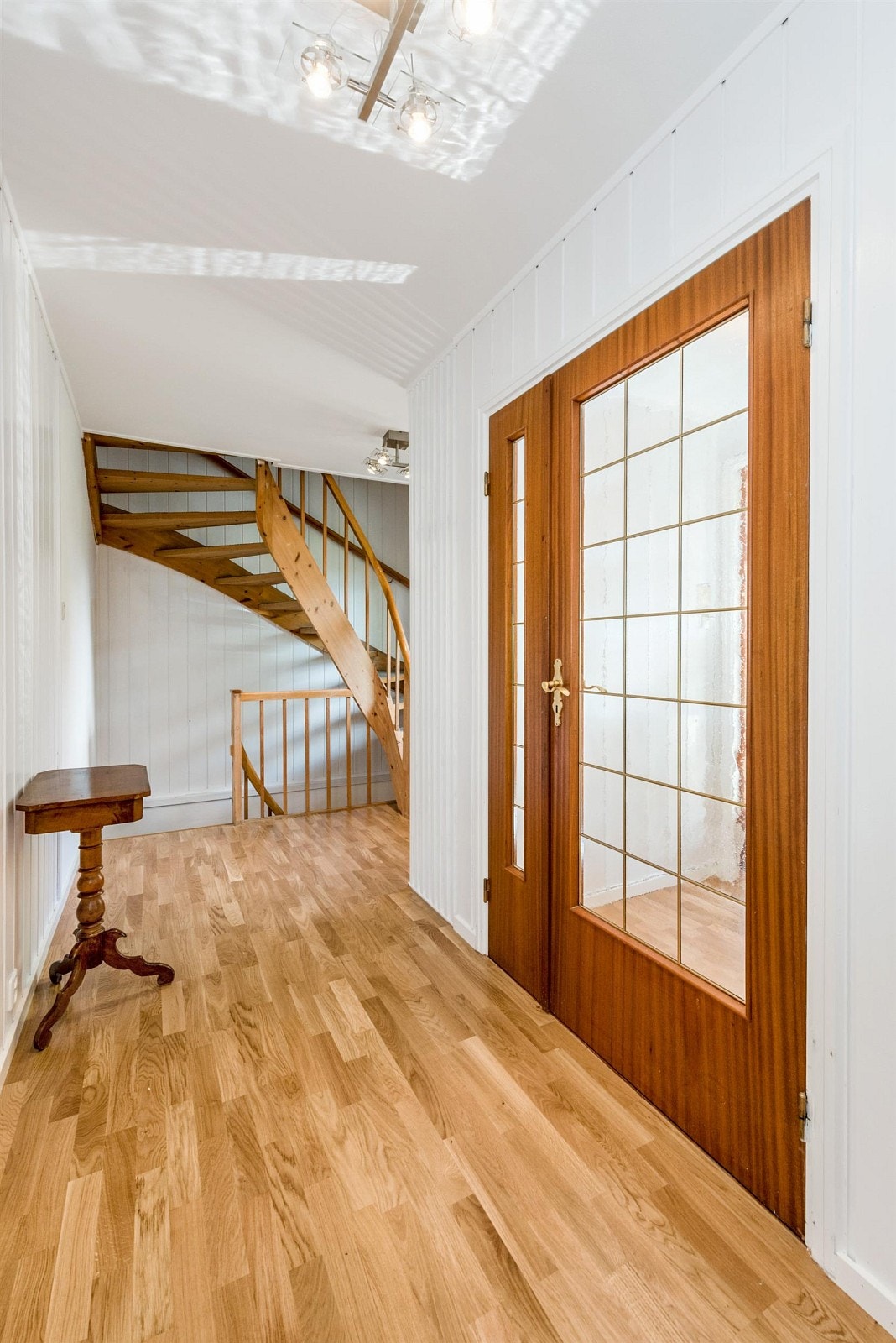 Gang/hall innenfor entréen. Galleribilde